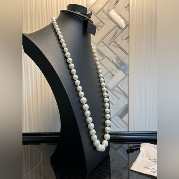 SALE NEW Kate Spade Pearl Necklace and Dust Bag - Picture 4 of 8